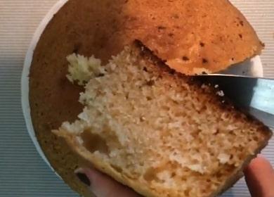 We prepare a simple and quick margarine cake with a step-by-step recipe with a photo.