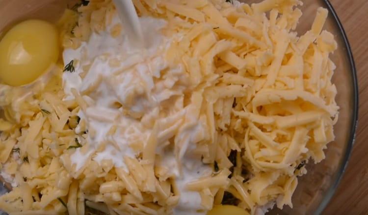 Add the egg and cream to the filling.