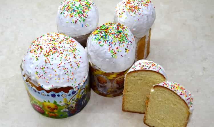 classic easter cakes prepared according to a simple recipe