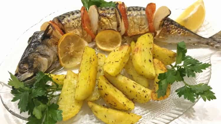 mackerel in the oven with potatoes in foil is ready