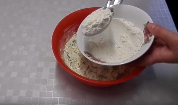 After mixing the mass, add flour to it.