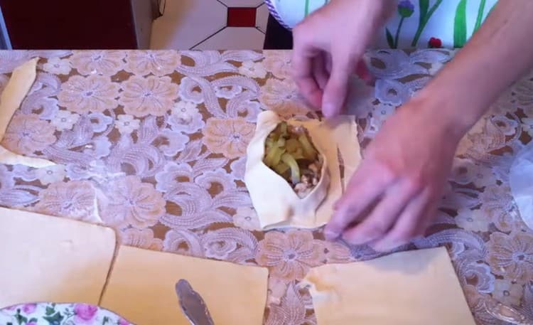 see how to form a boat.