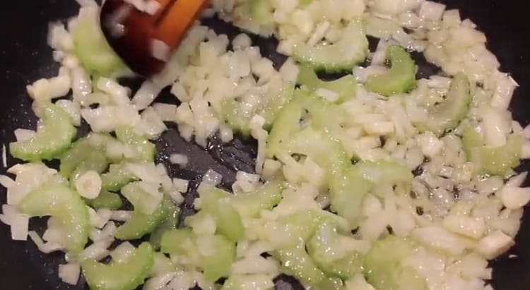 Then add the leek to the pan.