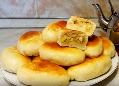 Cooking delicious pies in the oven with cabbage and eggs according to a step-by-step recipe with a photo.