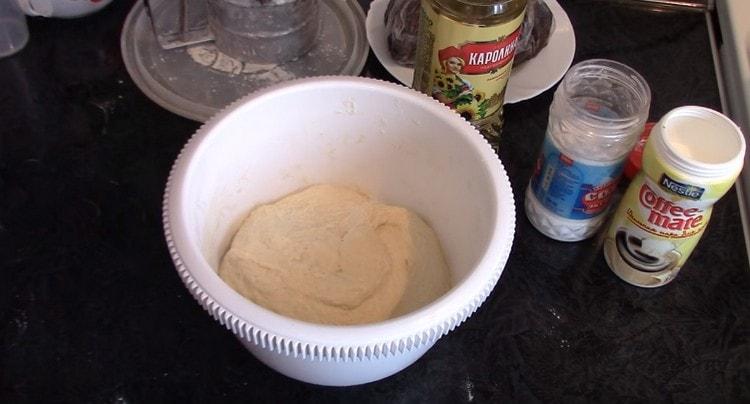 Knead the dough.