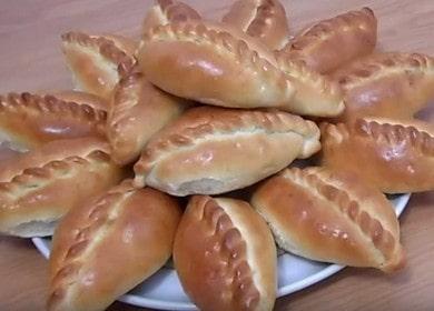 Cooking delicious pies with raisins according to a step-by-step recipe with a photo.