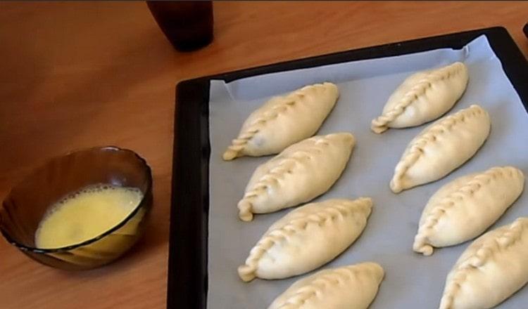 Beat the egg slightly with a fork.