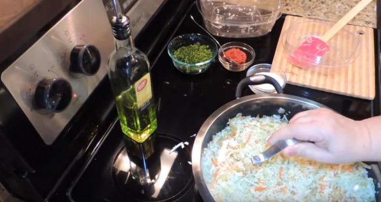 Add cabbage to vegetables, mix.