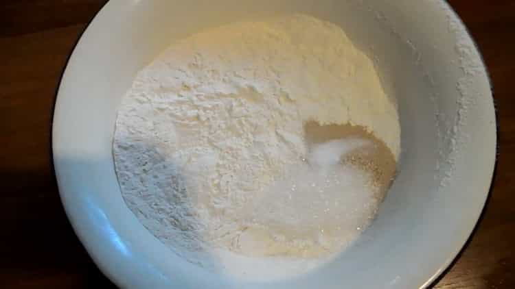 To make jam pies, prepare the ingredients