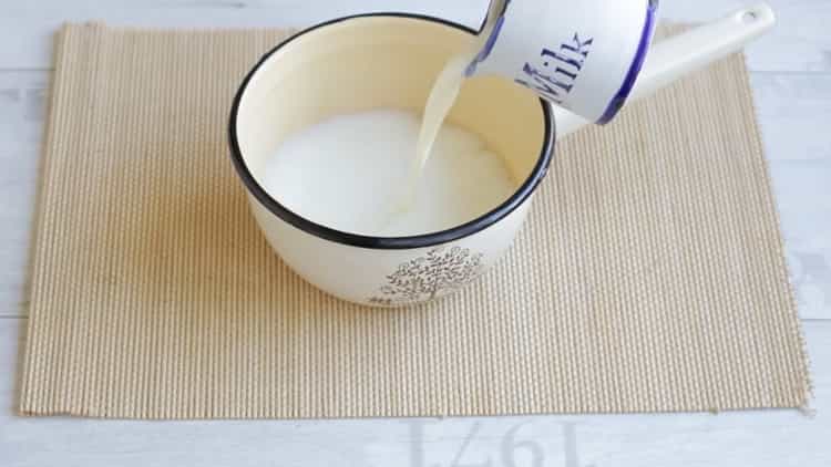 To make rice and egg pies, mix the ingredients.