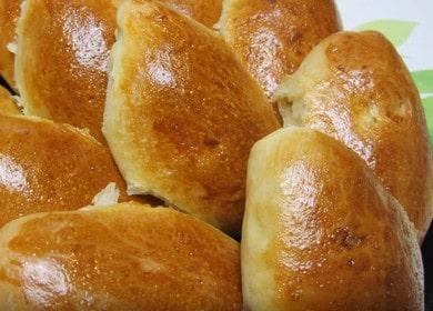 We prepare delicious cakes with cottage cheese in the oven according to a step-by-step recipe with a photo.