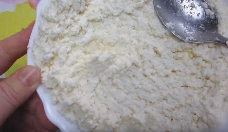 Mix the filling until smooth.