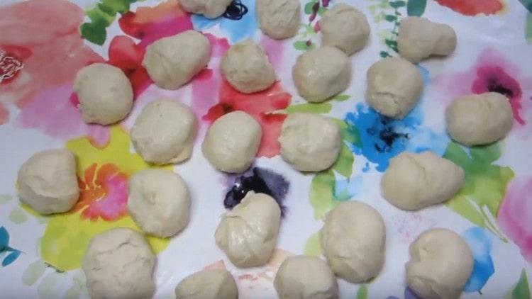 The dough balls should lie down and rise a little.