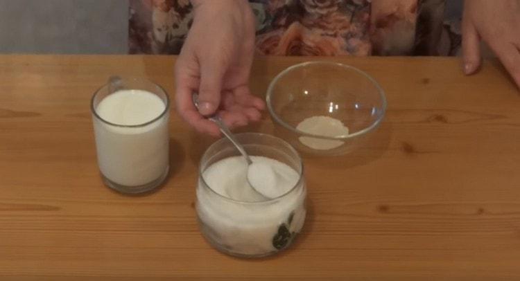 Combine dry yeast and sugar.