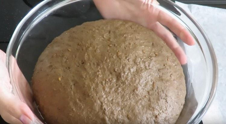 In a warm place, the dough rises perfectly.