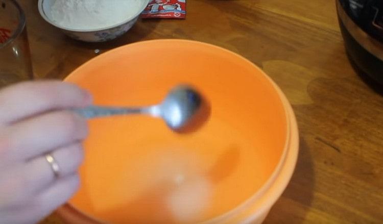 Dissolve sugar and salt in water.