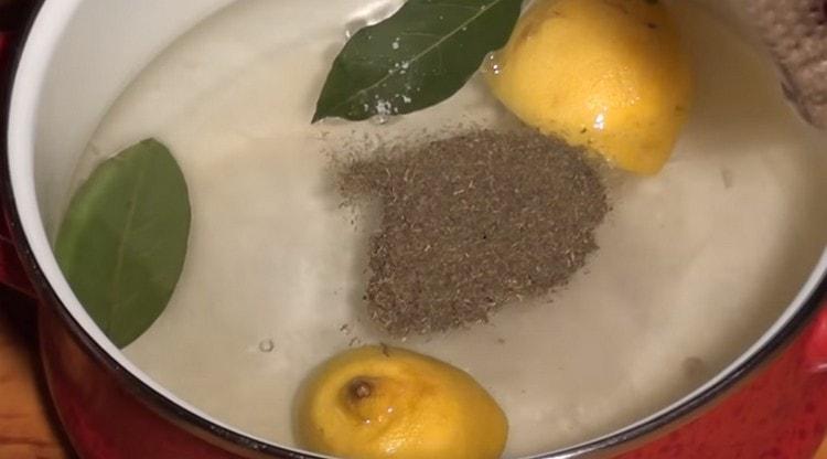 Add salt, bay leaf. pepper, dried dill and set the water to boil.