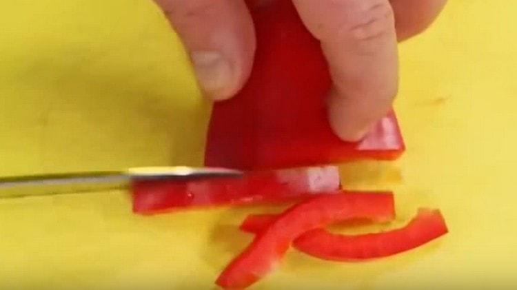 Straw Bulgarian pepper.