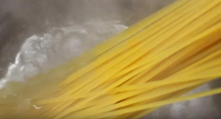 Boil spaghetti.