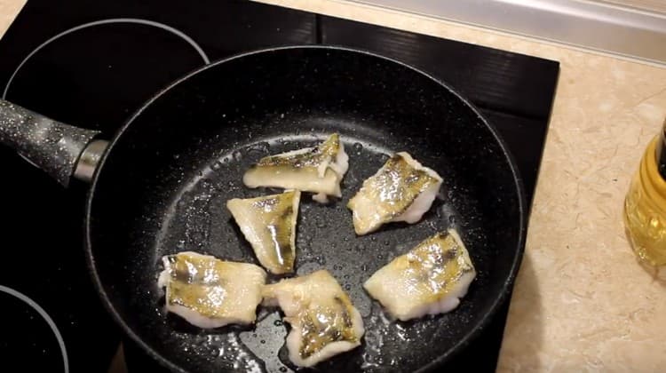 Turn the pieces over so that they are fried on both sides.