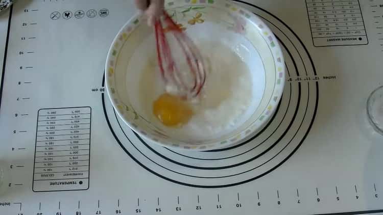 To make kefir pies, chop cabbage