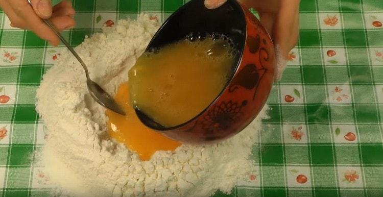 Pour the egg mixture into the recess.
