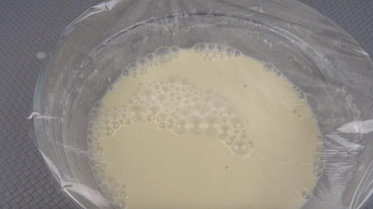 Cover the batter with cling film and leave for an hour.