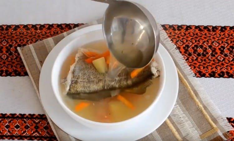 As you can see, the ear of the perch is prepared as easy as shelling pears.