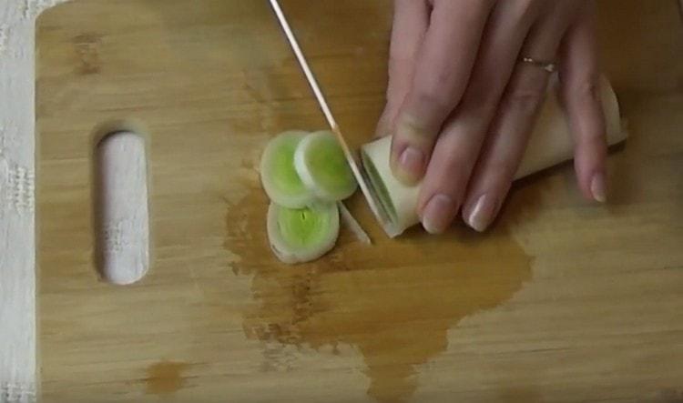 Chop the leek.