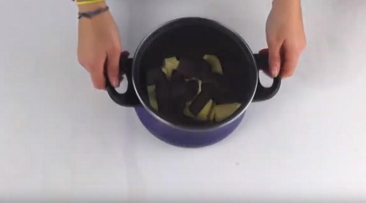 Melt the butter and chocolate to get the glaze.