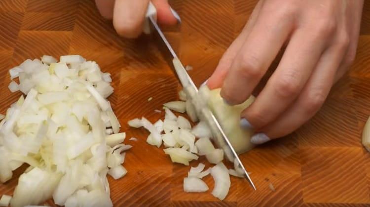 Finely chop the onion.