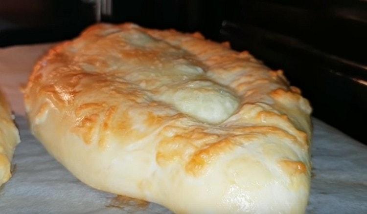 We send khachapuri to the oven.