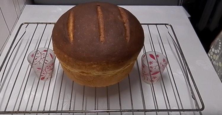 Our bread on kefir is ready.