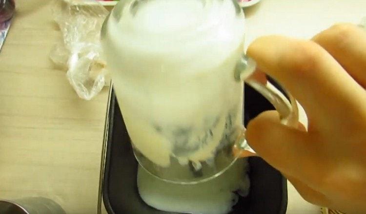 Add kefir to the water.