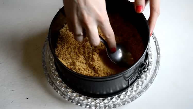 put chopped cookies in a mold