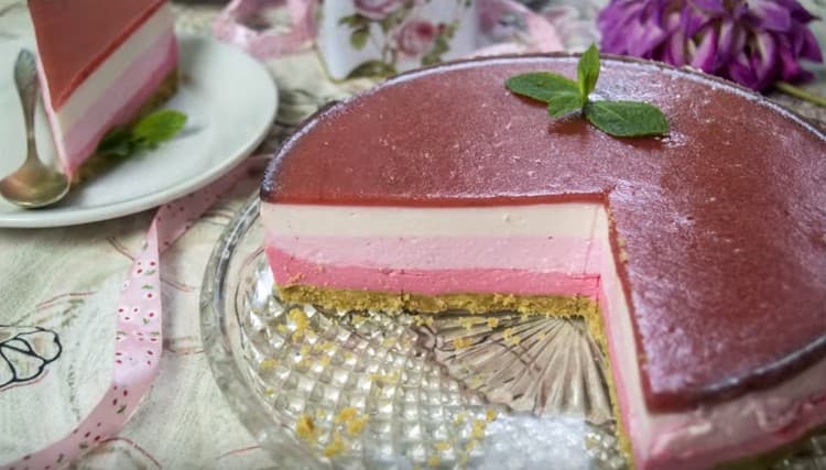 Here we have such a wonderful cheesecake made from cottage cheese.