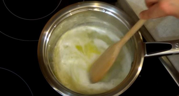 Bring the oil mixture to a boil.