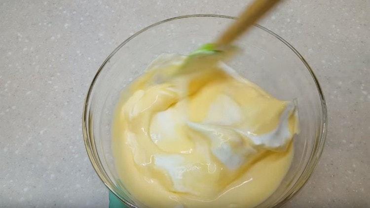 Carefully combine the curd and protein mass.