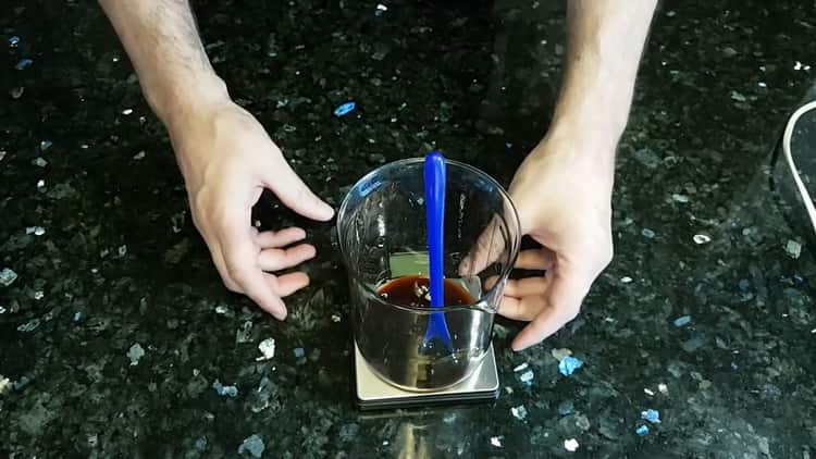 Dissolve the ingredients to make Borodino bread