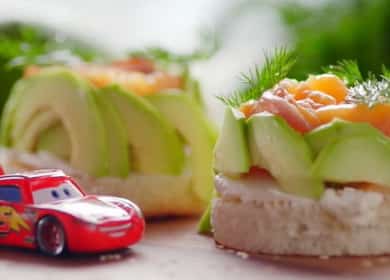 Bruschetta with salmon - a great snack for any occasion