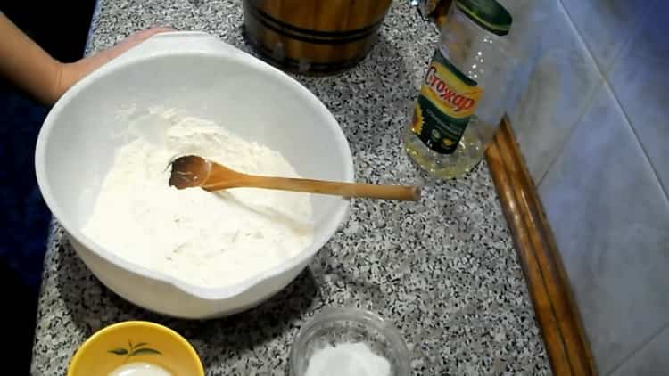 Cooking buns in milk