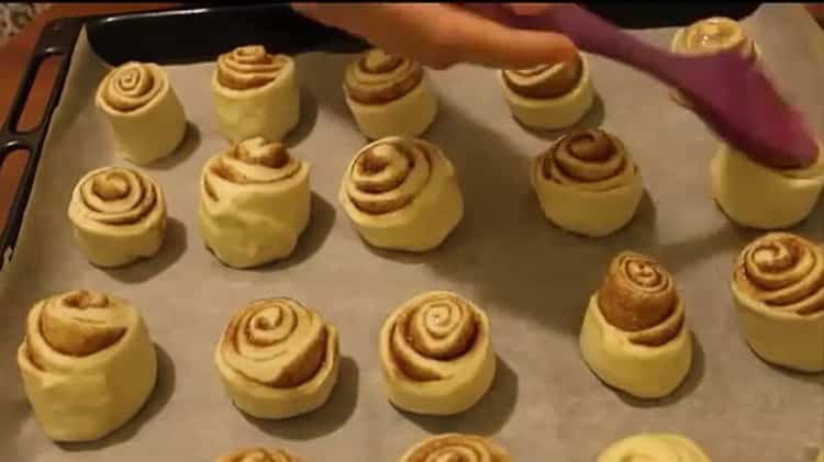 Yeast dough cinnamon rolls: step by step recipe with photo