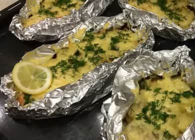 Pink salmon with potatoes in foil in the oven according to a step by step recipe with photo