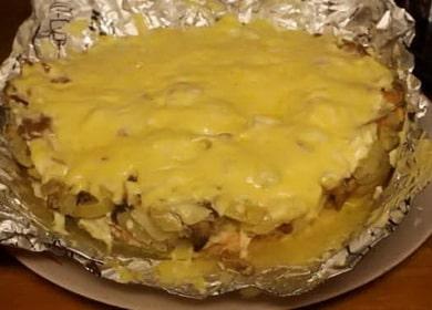 Pink salmon in a slow cooker according to a step-by-step recipe with a photo