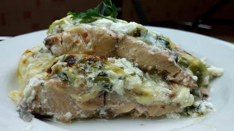 Pink salmon in a creamy sauce according to a step by step recipe with photo