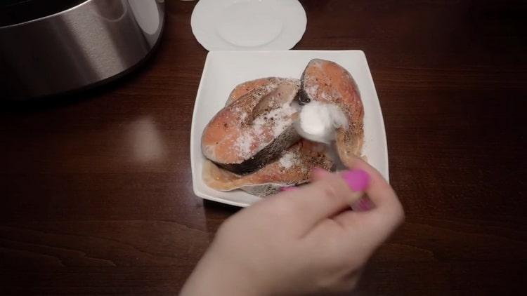 To cook pink salmon, prepare spices