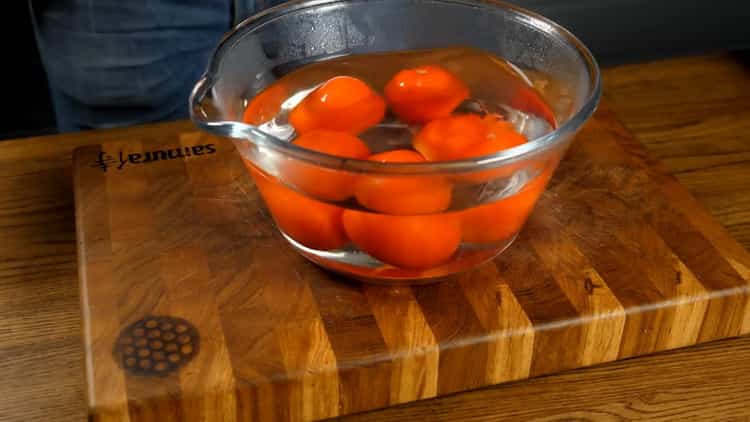 Cooking fried pasta in a pan