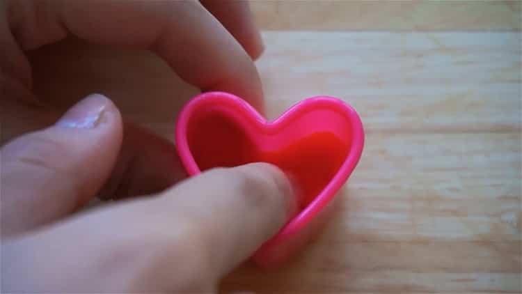 cupcakes for February 14th, easy for a guy to cook