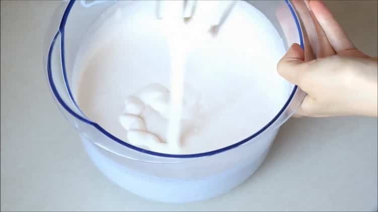 To make a cupcake in a slow cooker, add sour cream