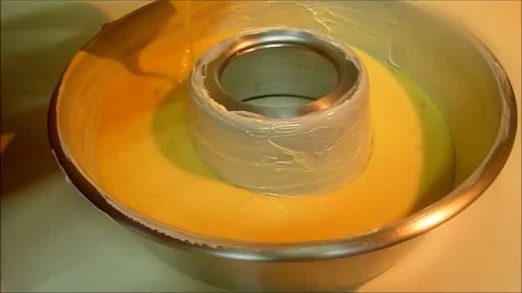 To prepare a cupcake on kefir with raisins, prepare a form